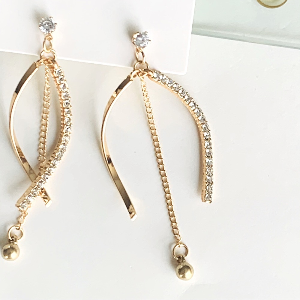 🌸 3/$30 🌸 Betsey Johnson Style - Chic Golden Drop Earrings - Picture 5 of 7